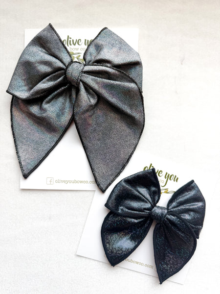 holographic austie | BLACK