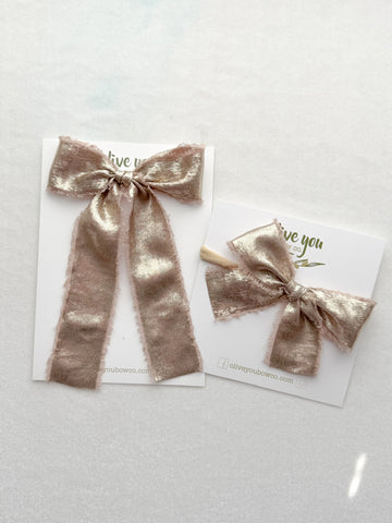 champagne shimmer bow | sleigh all day collection