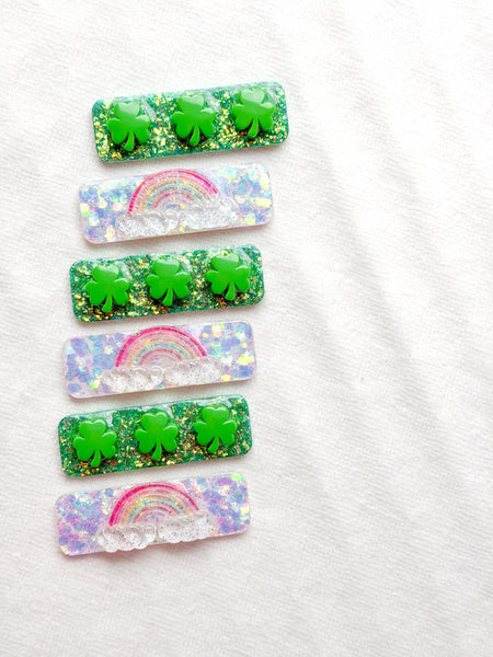 rainbow + shamrock resin clips | large